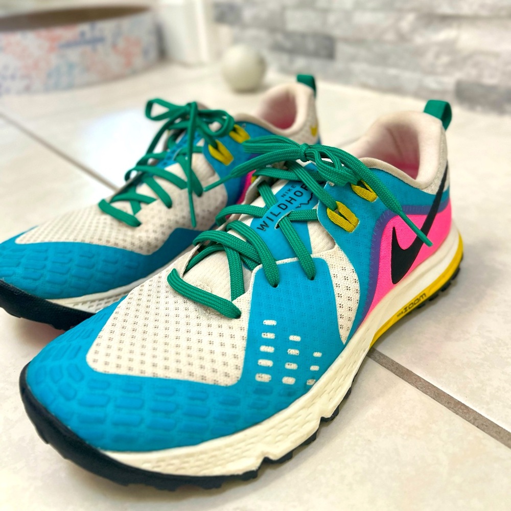 Nike Air Zoom Wildhorse 5 - Sail/Teal/Hyper Pink, Size 8.5 (Like New)